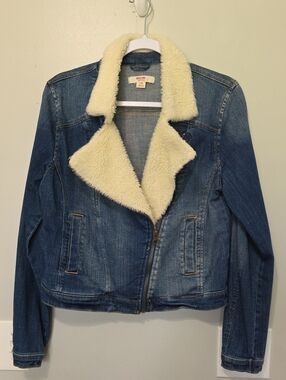 Mossimo Supply Co. Blue Denim Jacket with Cream Sherpa Collar